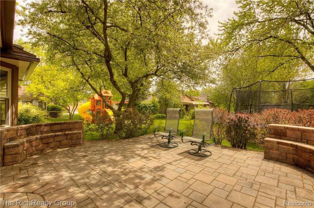 46513 Maidstone Road Canton, MI 48187 - Photo 8 of 56 8.jpg