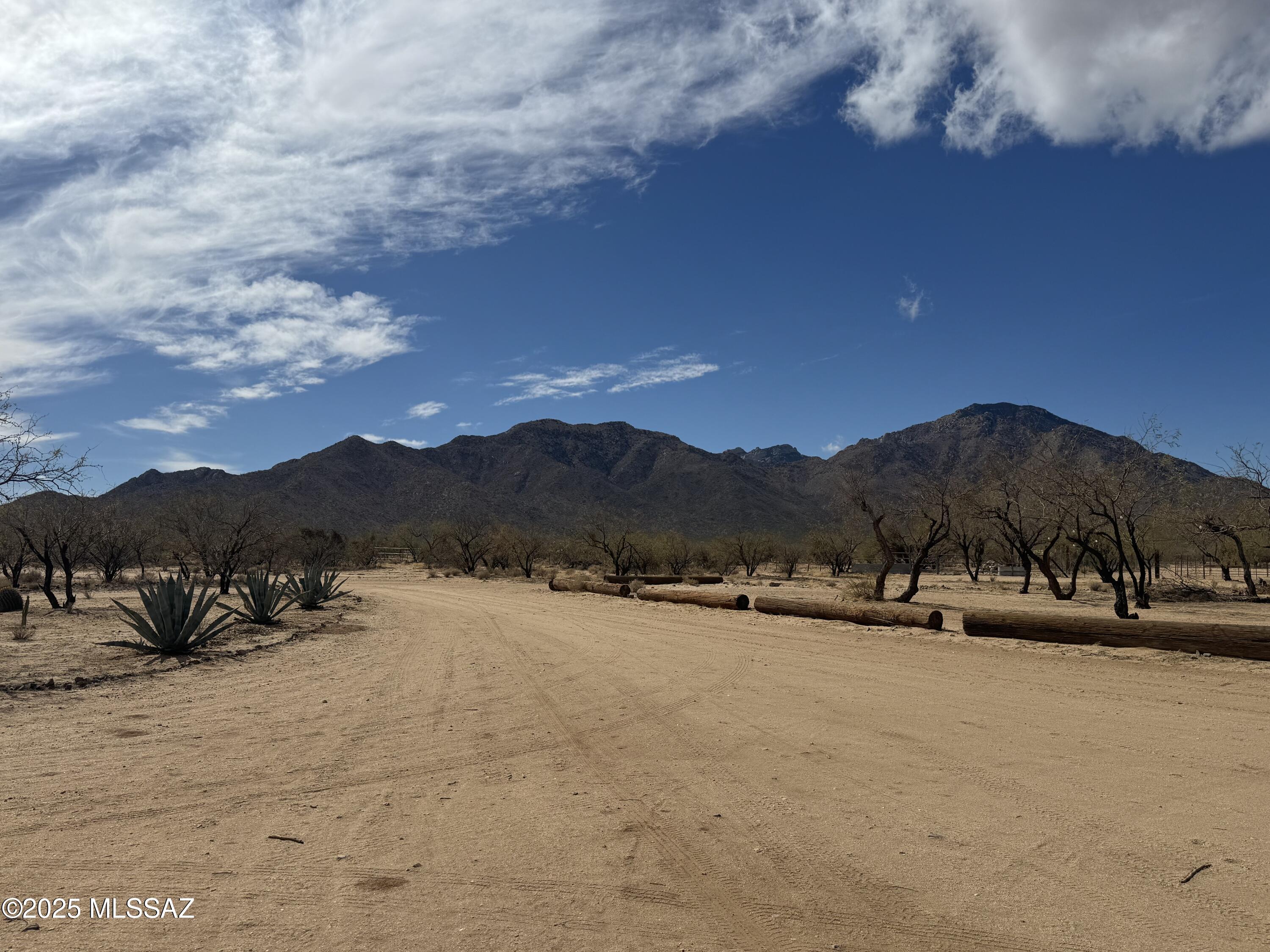 12440 South Coleman Road Tucson, AZ 85735 - Photo 27 of 45 a view of lake with mountain