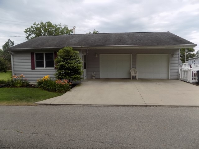 219 West Rugg Street Decatur, IN 46733 - Photo 6 of 23