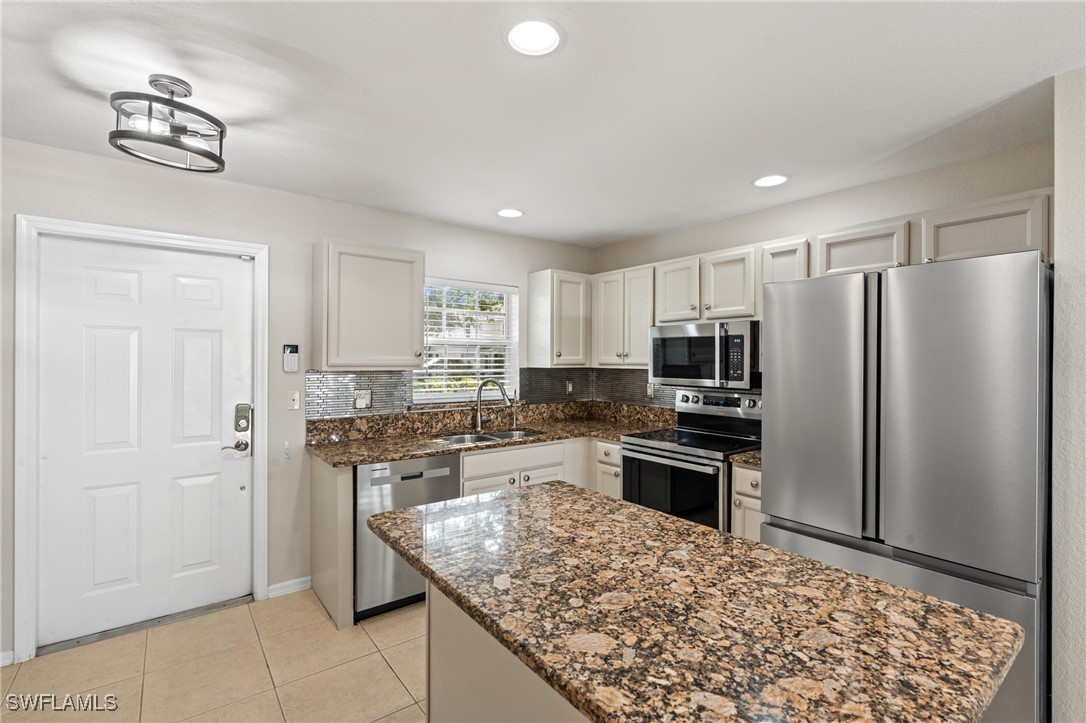5124 Leeds Road Fort Myers, FL 33907 - Photo 4 of 46 Gallery Image 4