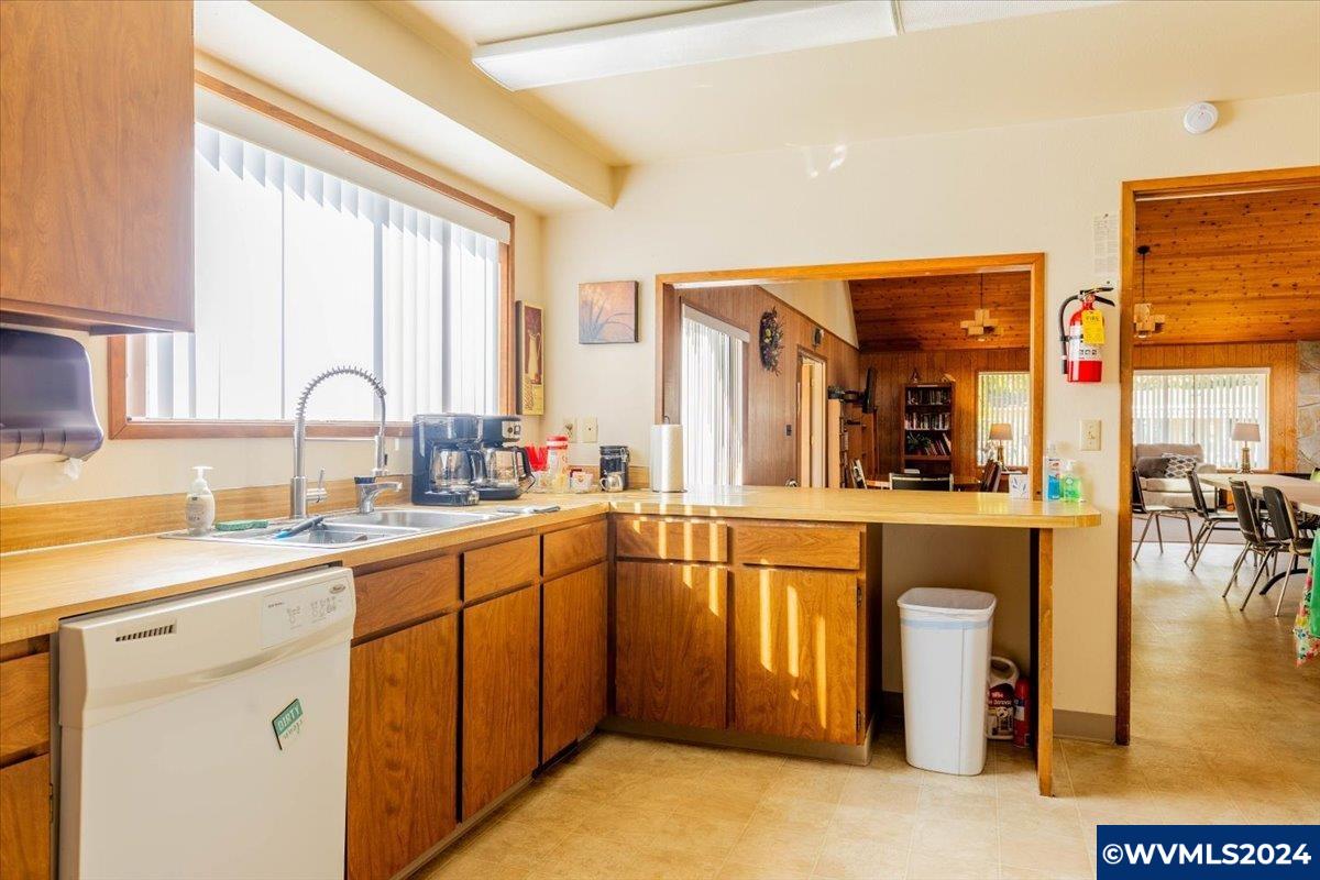 1602 Northeast Riverside Drive, Unit 32 McMinnville, OR 97128 - Photo 43 of 46