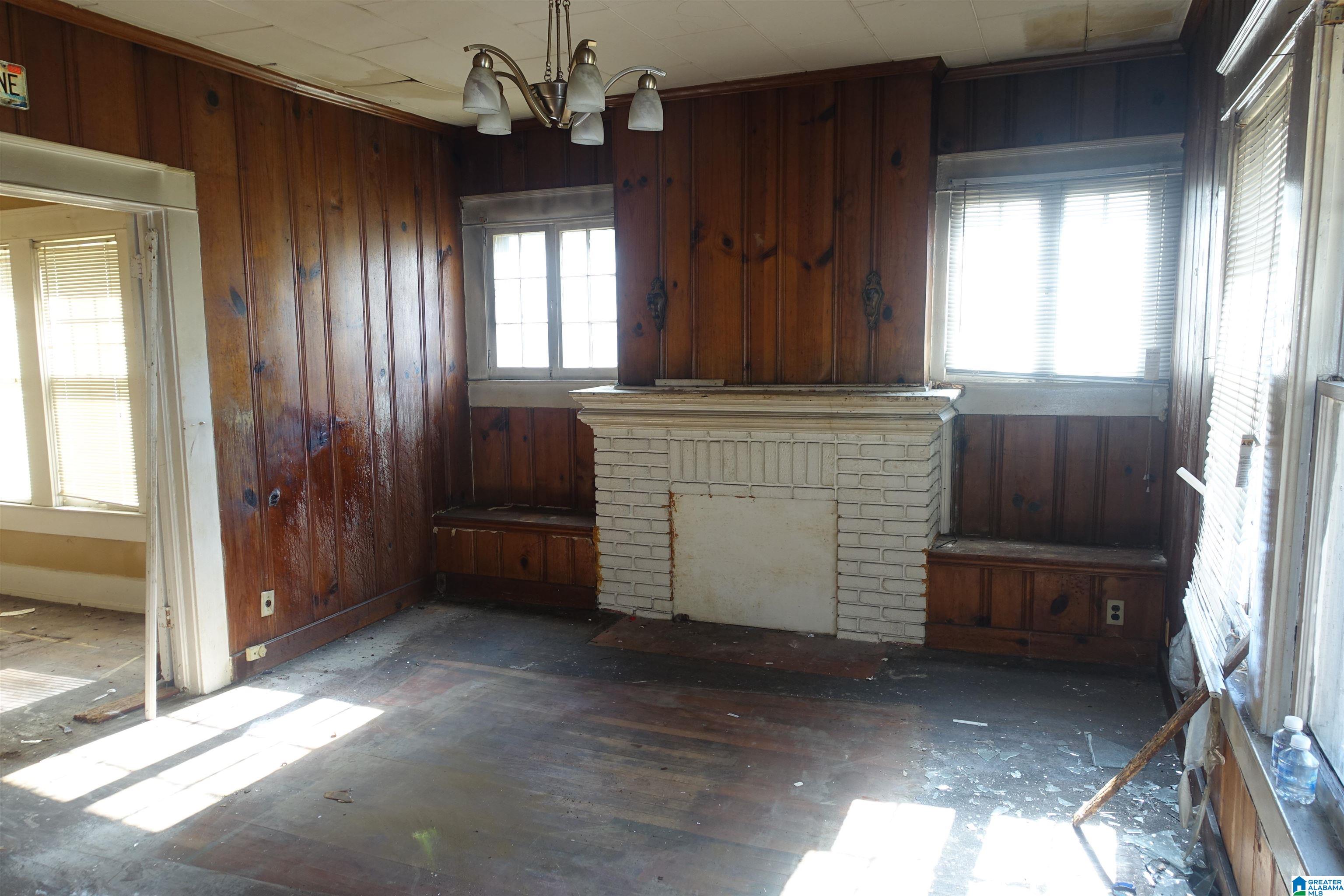 537 17th Street Southwest Birmingham, AL 35211 - Photo 2 of 14