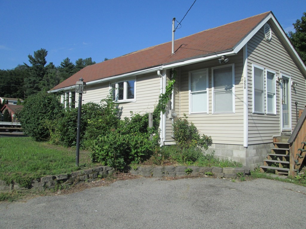 1458 Mammoth Road Dracut, MA 01826 - Photo 1 of 13 Gallery Image 1