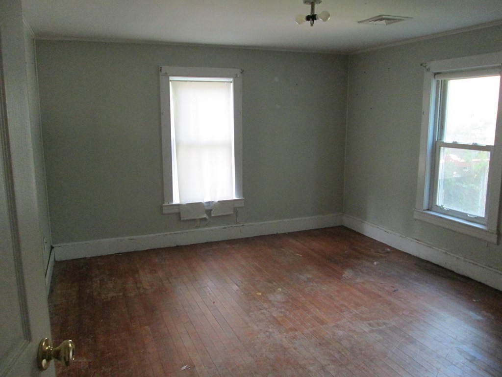 1458 Mammoth Road Dracut, MA 01826 - Photo 5 of 13 Gallery Image 5