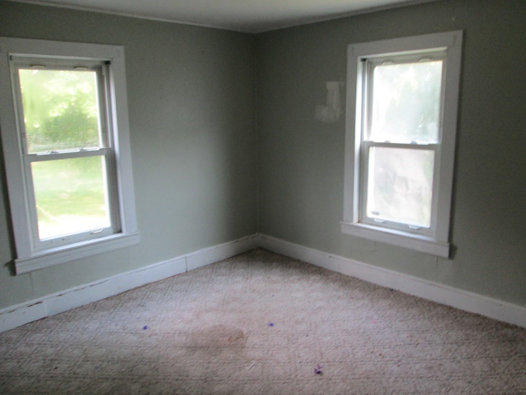 1458 Mammoth Road Dracut, MA 01826 - Photo 6 of 13 Gallery Image 6