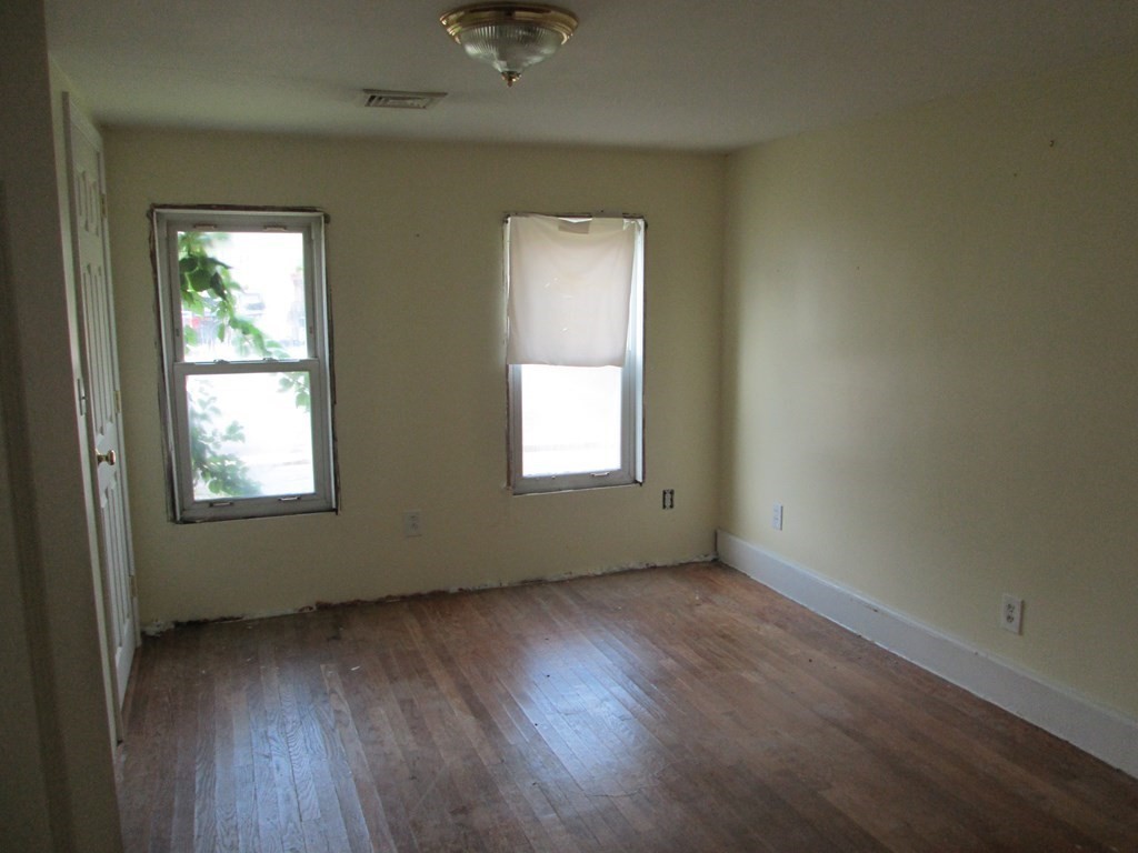 1458 Mammoth Road Dracut, MA 01826 - Photo 7 of 13 Gallery Image 7