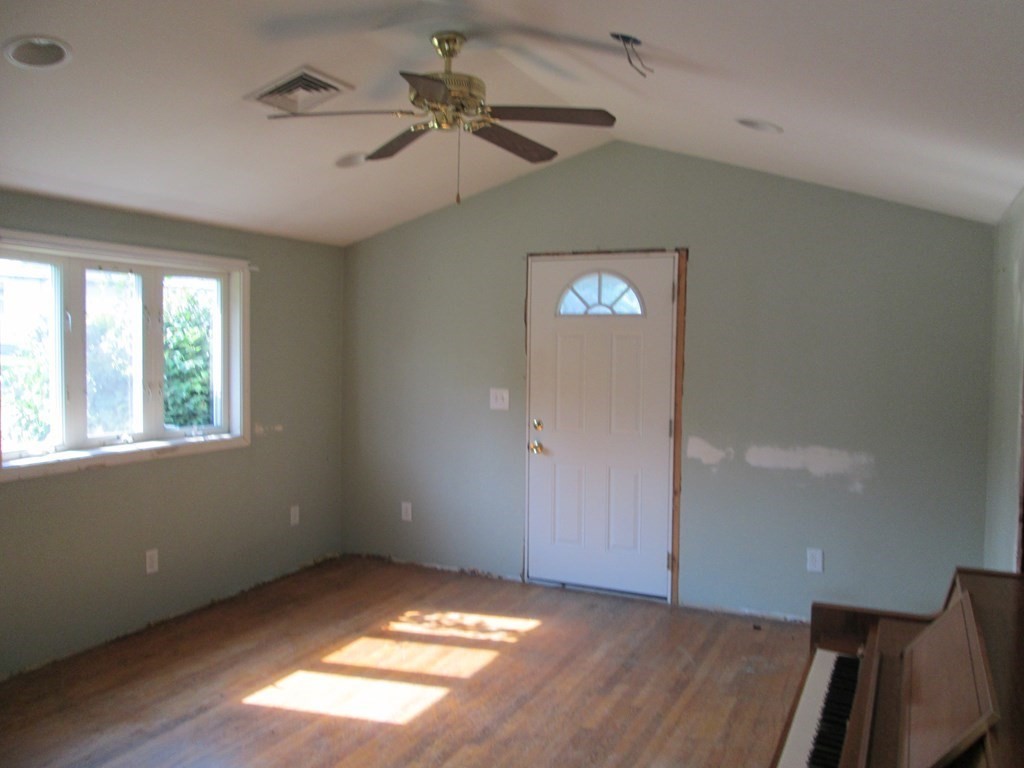 1458 Mammoth Road Dracut, MA 01826 - Photo 9 of 13 Gallery Image 9