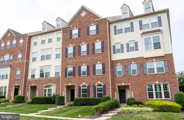 $400,000 | 5822 Oakdale Vlg Road, Ijamsville, MD 21754