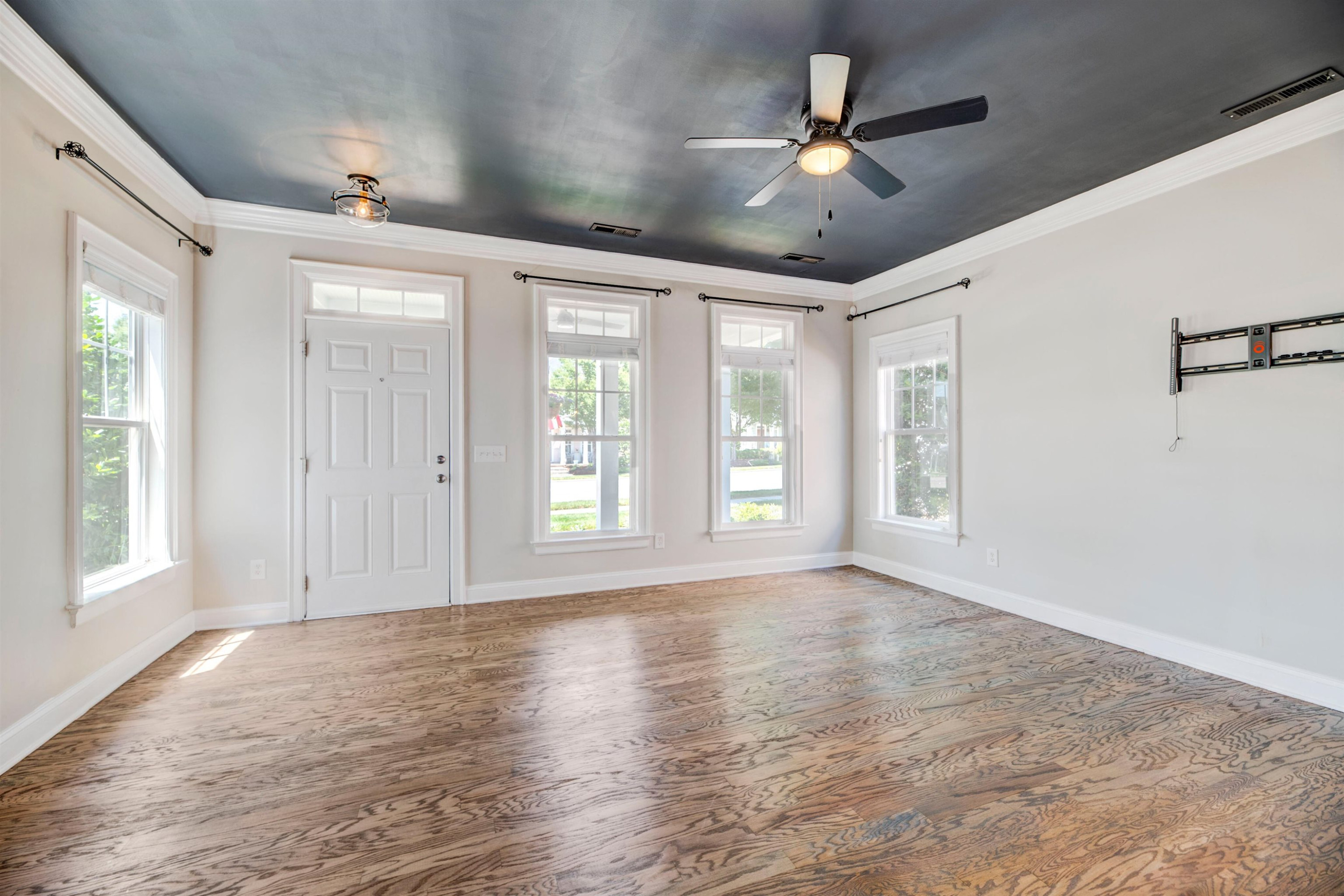 7736 ACC Boulevard Raleigh, NC 27617 - Photo 4 of 37 Entry
