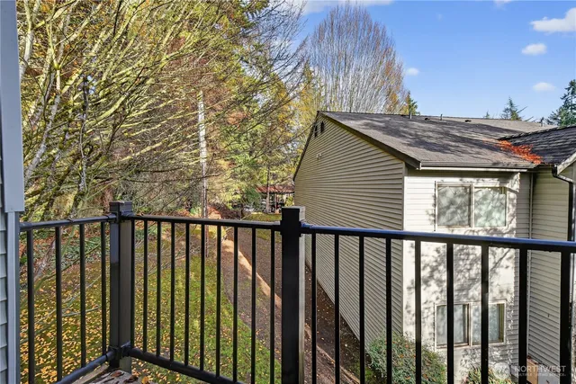 $2,600 | 9805 Avondale Road Northeast, Unit S252, Redmond, WA 98052