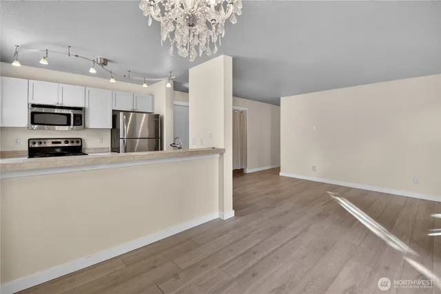 $2,600 | 9805 Avondale Road Northeast, Unit S252, Redmond, WA 98052