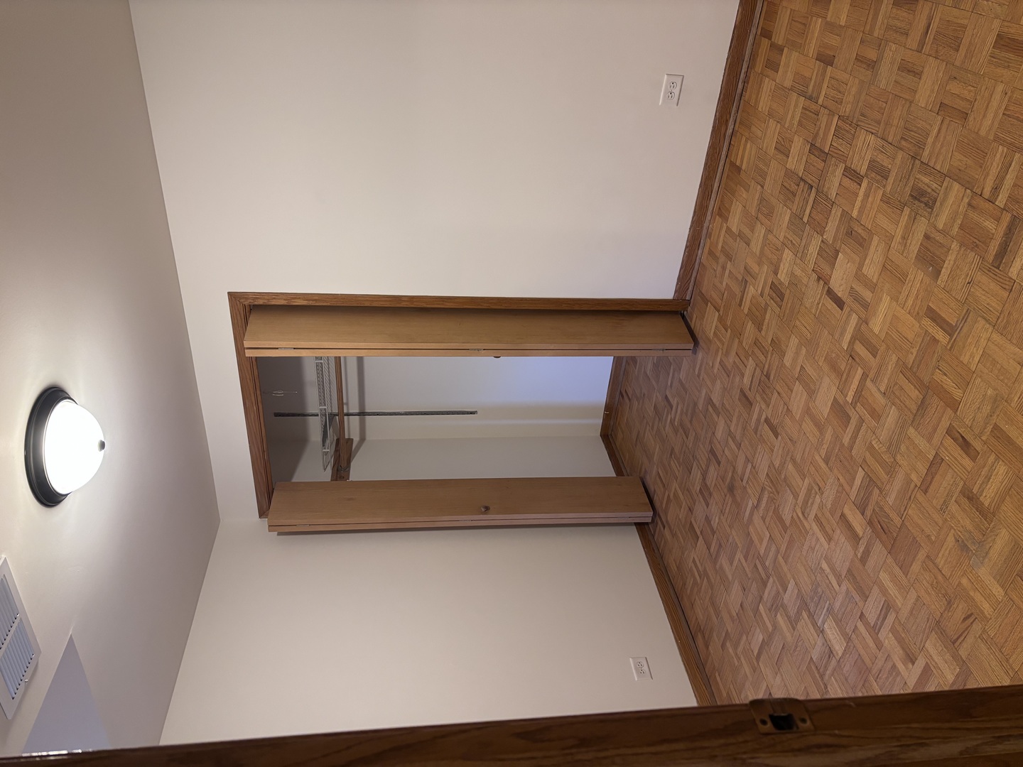 4054 North Sheridan Road, Unit BW Chicago, IL 60613 - Photo 6 of 8 a view of staircase