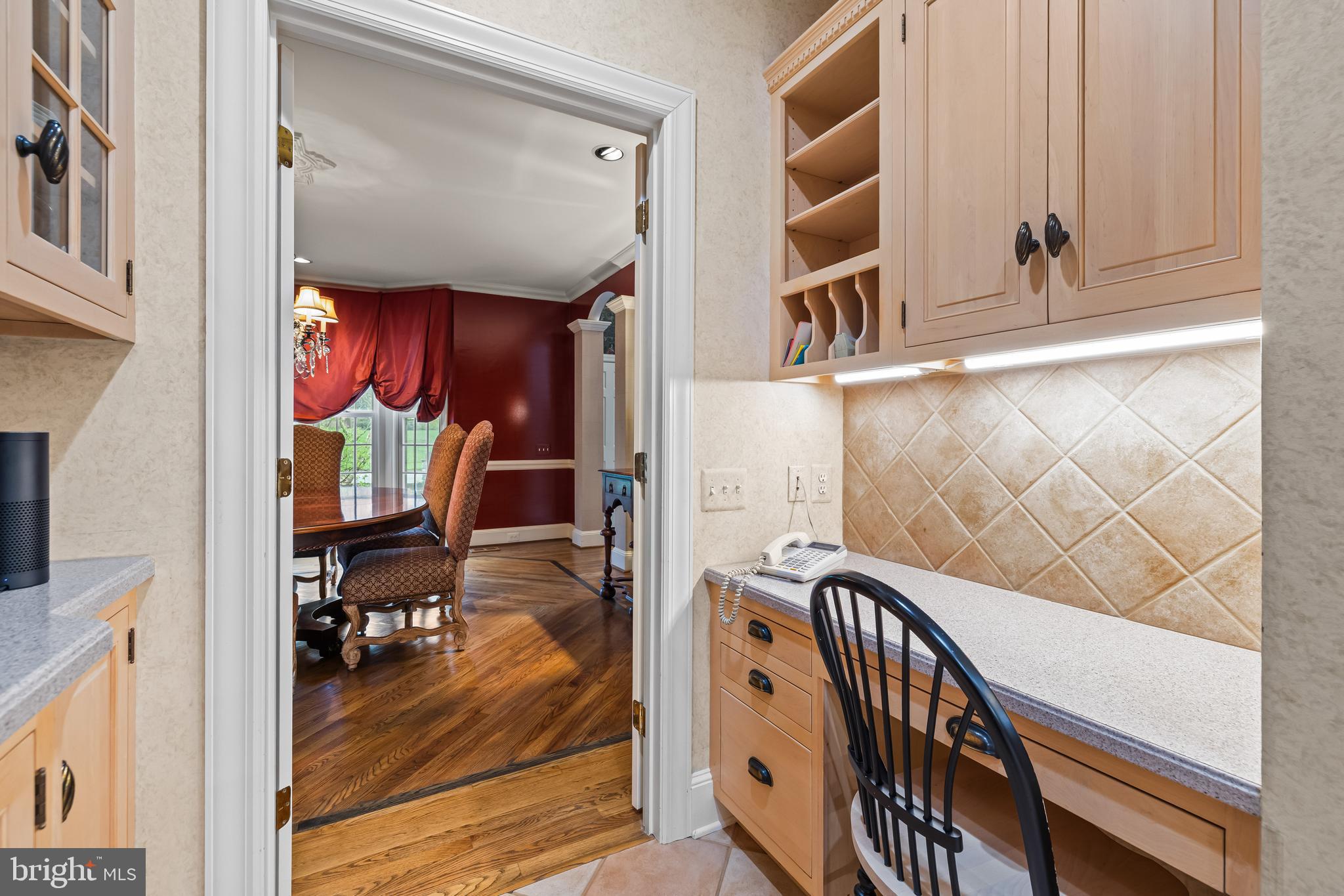 7 Hambleton Court Baltimore, MD 21208 - Photo 27 of 61 Kitchen desk area
