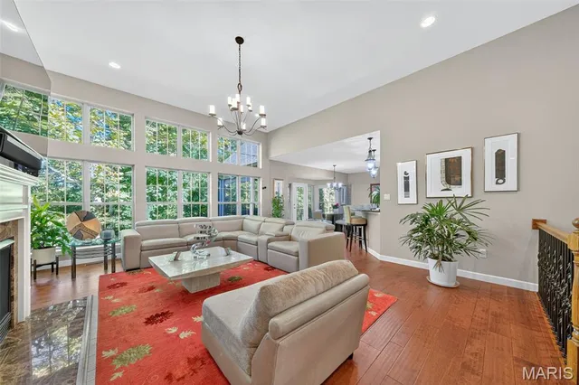 $1,090,000 | 14623 Kendall Ridge Drive, Chesterfield, MO 63017
