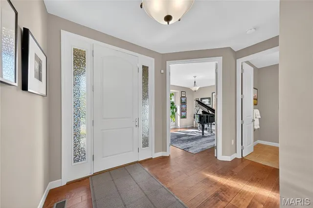 $1,090,000 | 14623 Kendall Ridge Drive, Chesterfield, MO 63017