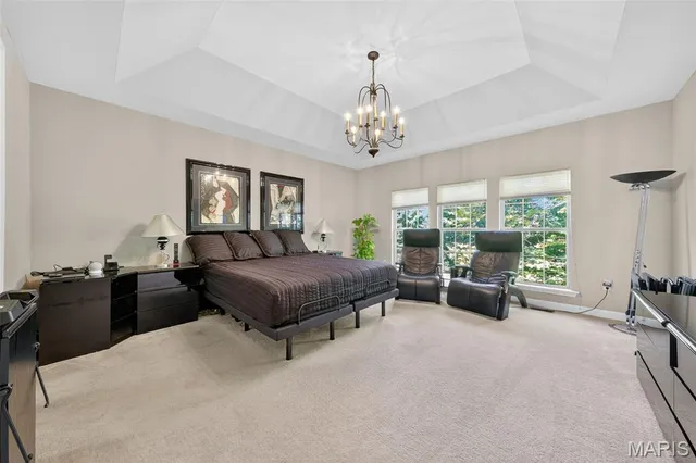 $1,090,000 | 14623 Kendall Ridge Drive, Chesterfield, MO 63017