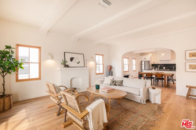 $999,000 | 346 1/2 North Gardner Street, Los Angeles, CA 90036