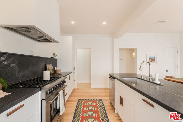 $999,000 | 346 1/2 North Gardner Street, Los Angeles, CA 90036