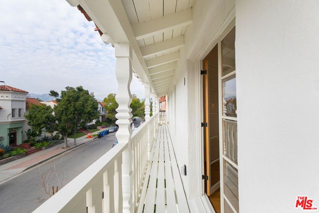 $999,000 | 346 1/2 North Gardner Street, Los Angeles, CA 90036