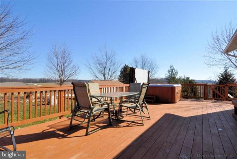 9311 Oak Spring Court Frederick, MD 21701 - Photo 23 of 30 Deck