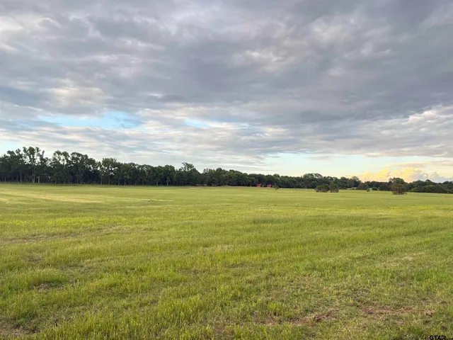 a view of an ocean from a lake