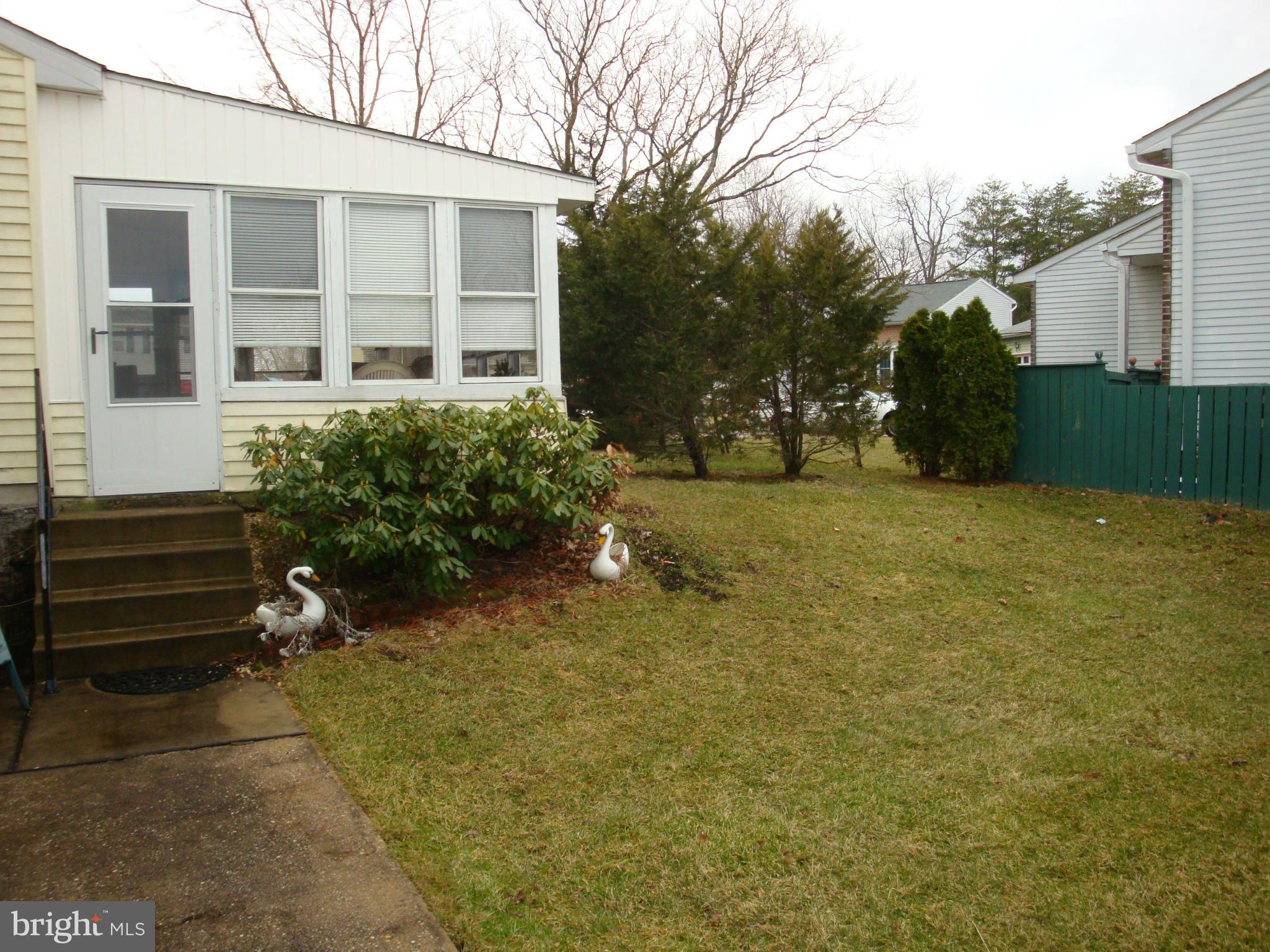 9010 Moonstone Road Baltimore, MD 21236 - Photo 23 of 30 Sun Room 2/ Yard