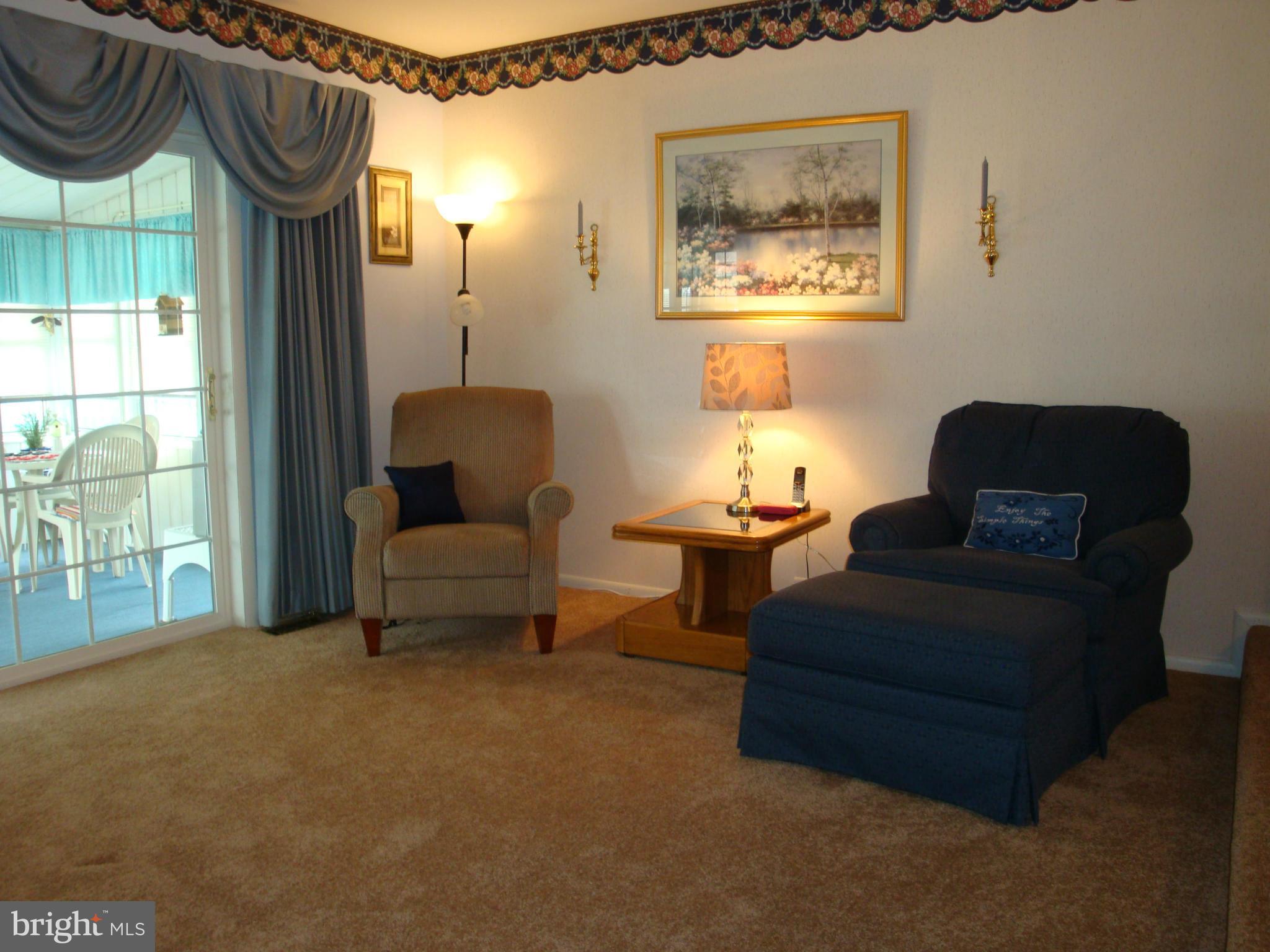9010 Moonstone Road Baltimore, MD 21236 - Photo 5 of 30 Living Room