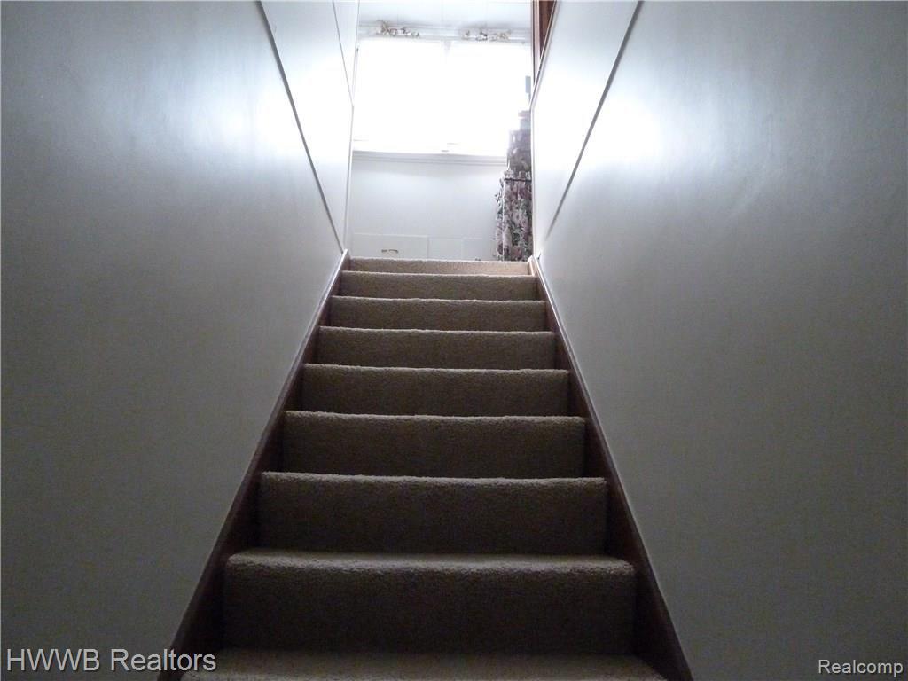 9545 Napier Road Northville, MI 48167 - Photo 17 of 22 Stairway to 2nd Level