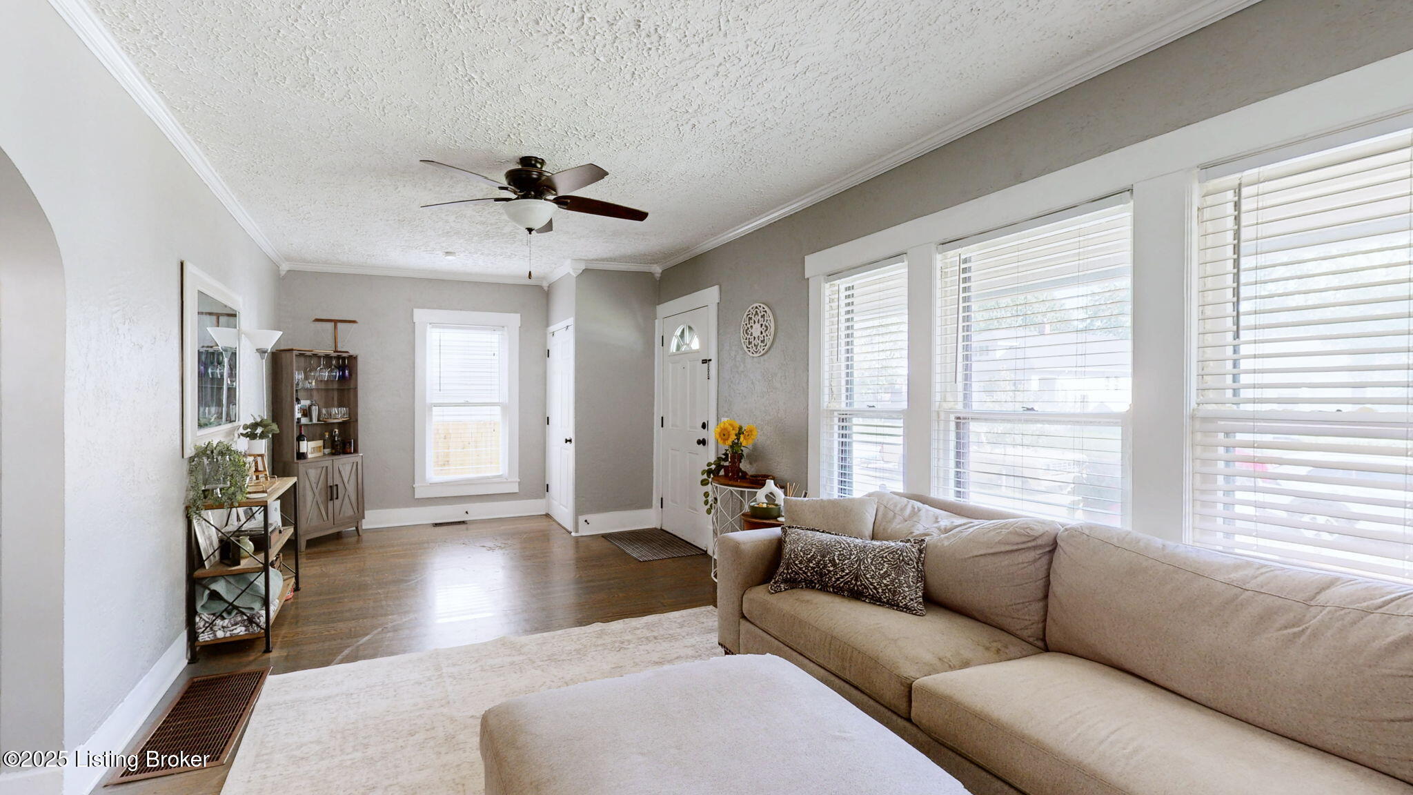 2119 Reno Avenue New Albany, IN 47150 - Photo 5 of 25 7-web-or-mls-2119 Reno Ave New Albany IN