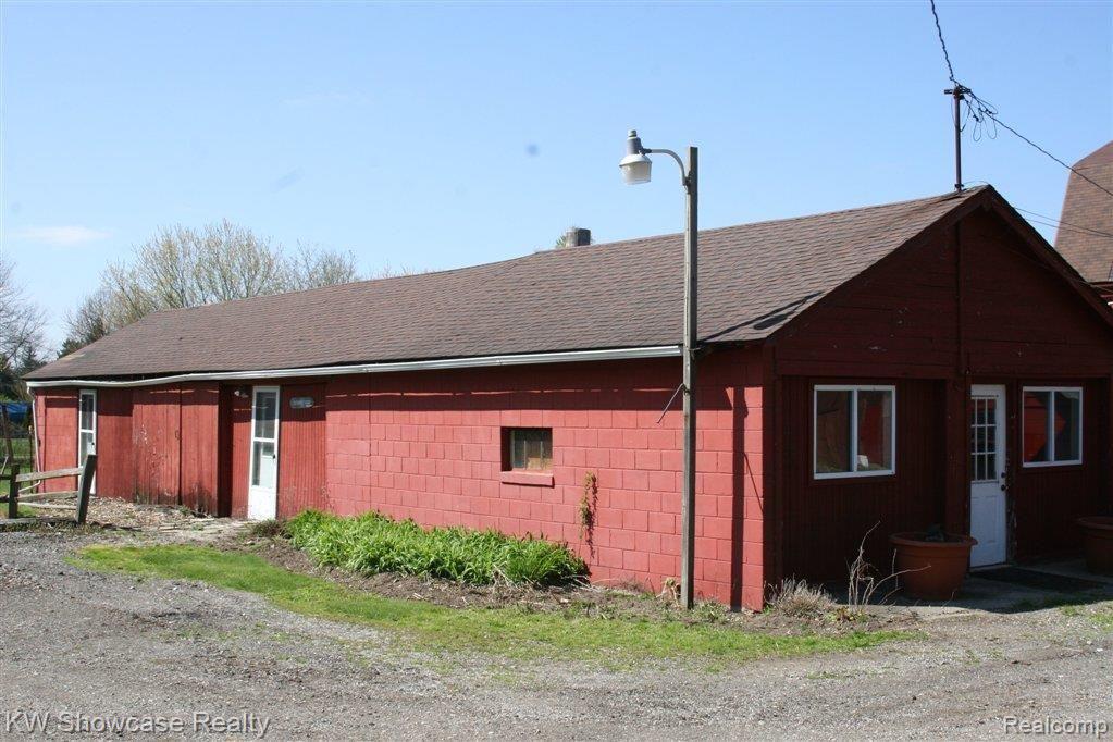 GARAGE/SHOP