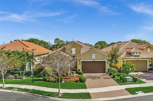 $899,000 | 9172 Leon Circle East, Parkland, FL 33076