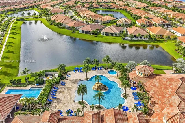 $899,000 | 9172 Leon Circle East, Parkland, FL 33076