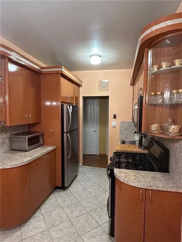 $459,000 | 1610 Avenue P, Unit 4T | Midwood