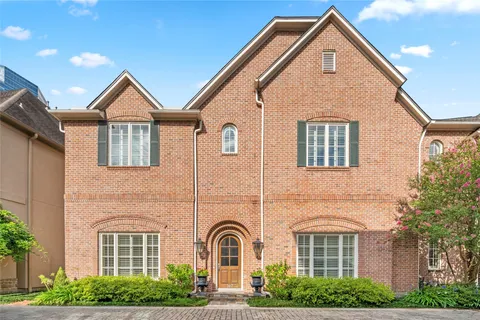 $1,275,000 | 107 Wynden Trace Lane, Houston, TX 77056
