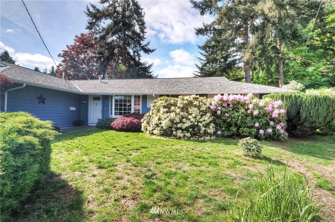 3917 Northeast 11th Place Renton, WA 98056 - Photo 2 of 19