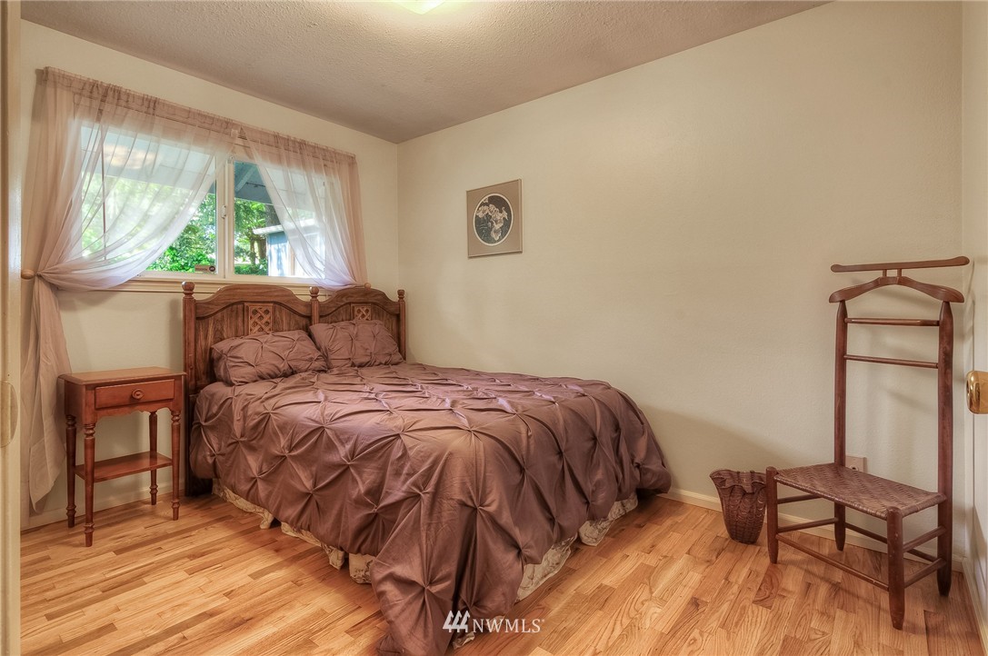 3917 Northeast 11th Place Renton, WA 98056 - Photo 12 of 19