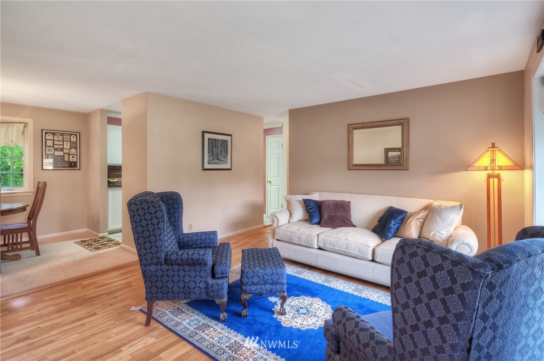 3917 Northeast 11th Place Renton, WA 98056 - Photo 5 of 19