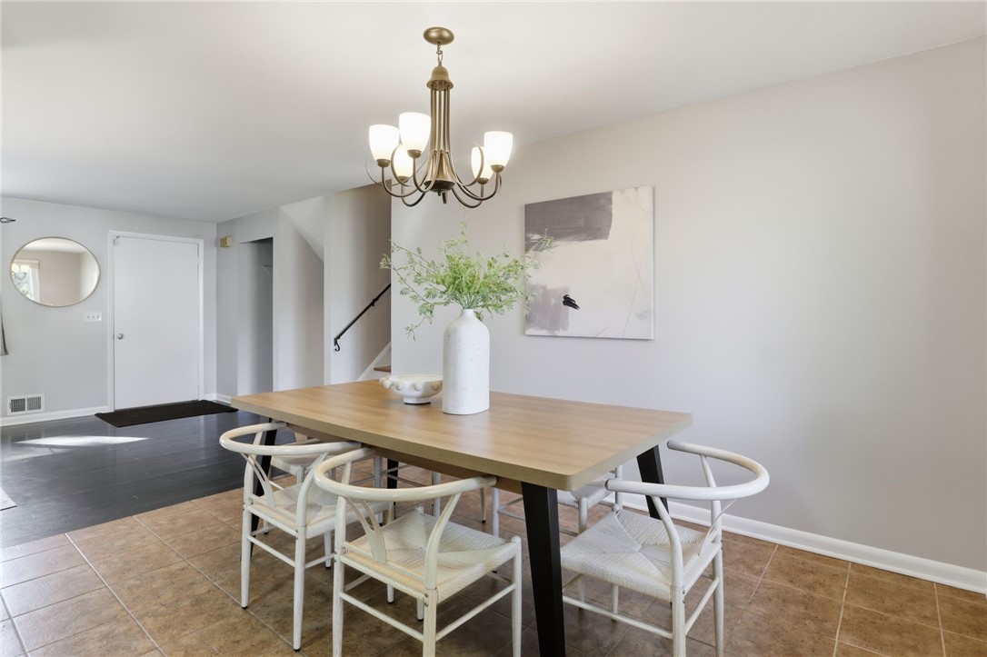 568 English Road Greece, NY 14616 - Photo 15 of 39