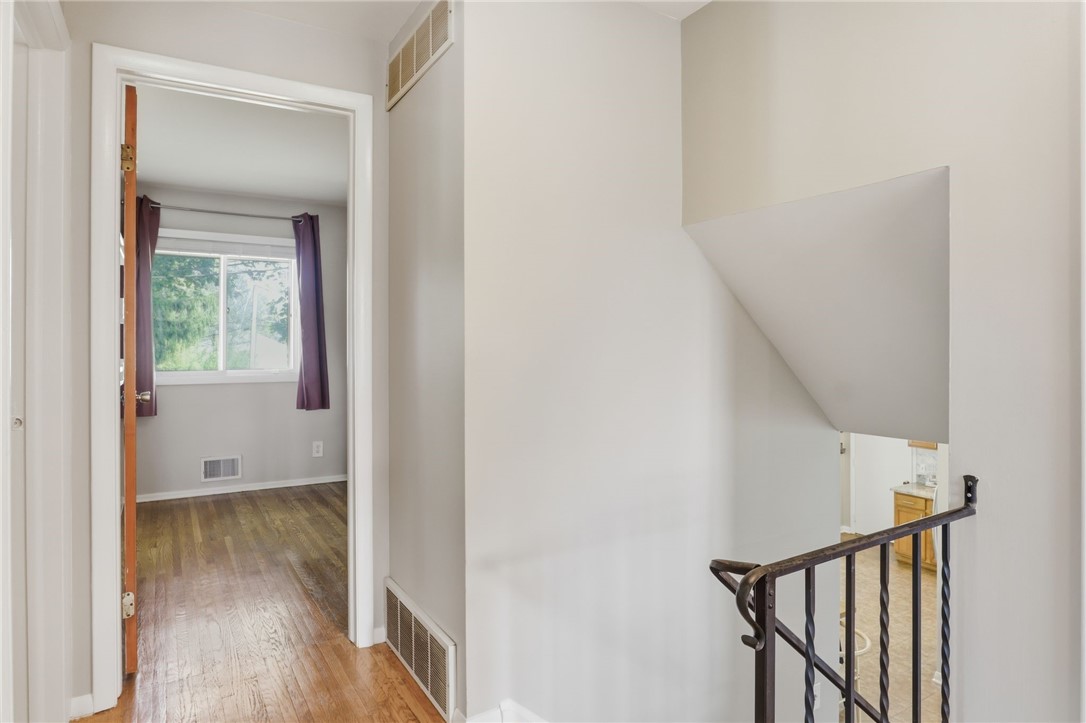 568 English Road Greece, NY 14616 - Photo 22 of 39