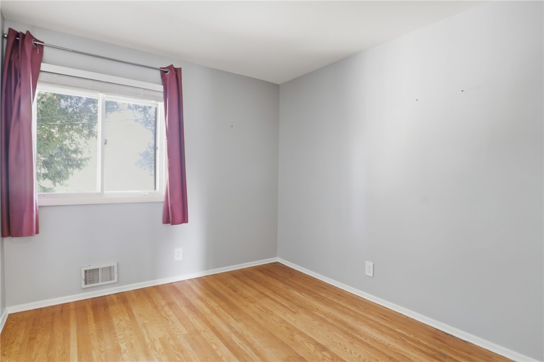 568 English Road Greece, NY 14616 - Photo 23 of 39