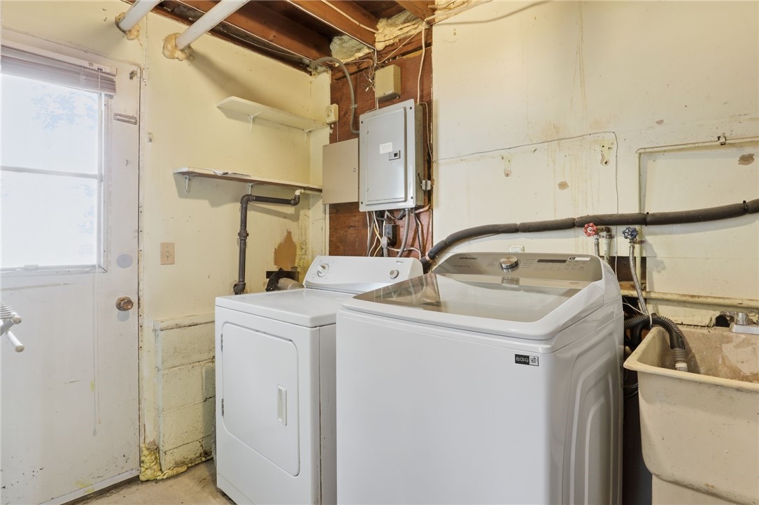 568 English Road Greece, NY 14616 - Photo 35 of 39