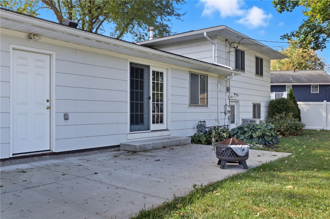 568 English Road Greece, NY 14616 - Photo 36 of 39