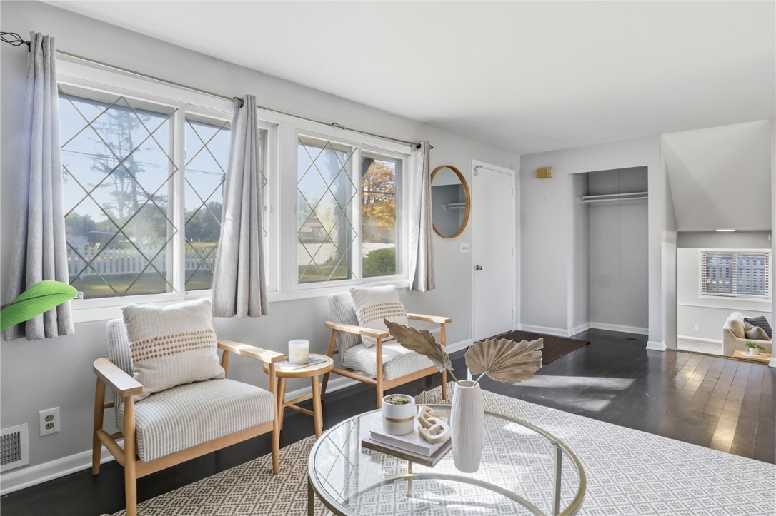 568 English Road Greece, NY 14616 - Photo 5 of 39