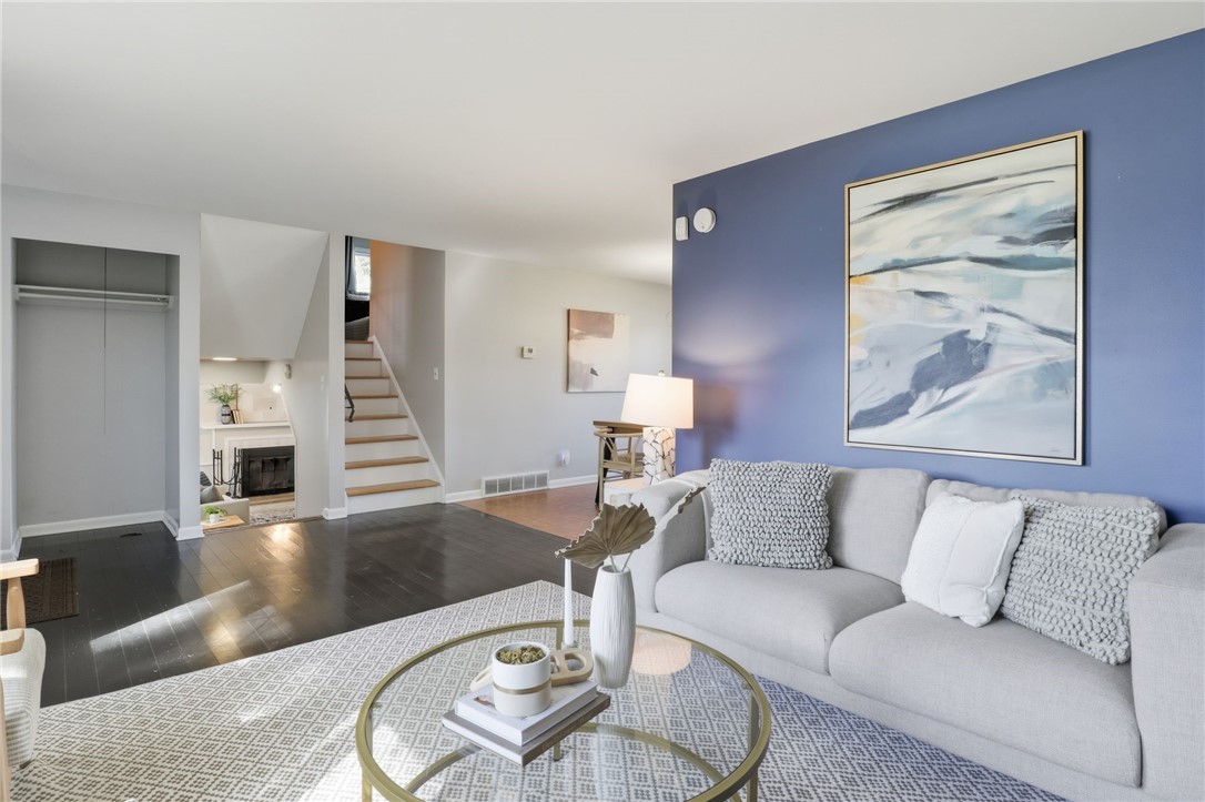 568 English Road Greece, NY 14616 - Photo 8 of 39