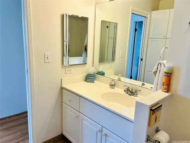 $3,500 | 2410 Cleghorn Street, Unit 3001, Honolulu, HI 96815