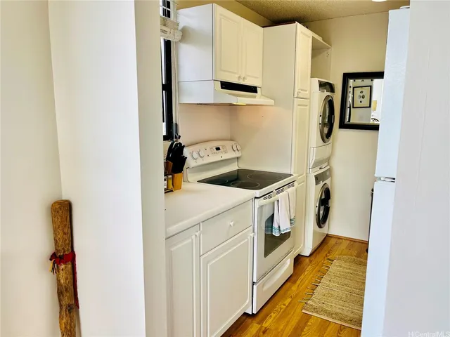 $3,500 | 2410 Cleghorn Street, Unit 3001, Honolulu, HI 96815