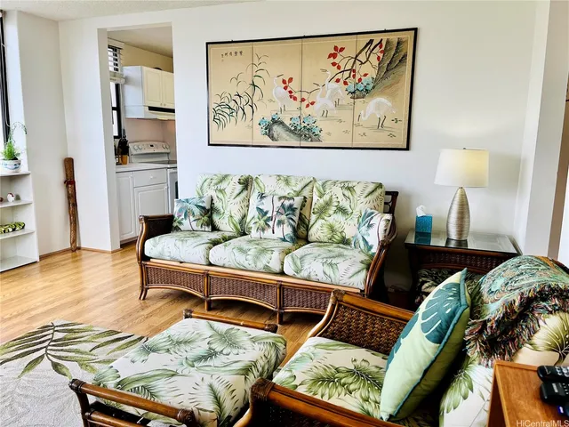 $3,500 | 2410 Cleghorn Street, Unit 3001, Honolulu, HI 96815