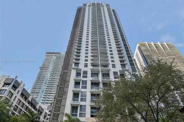 $3,400 | 1060 Brickell Avenue, Unit 2607, Miami, FL 33131