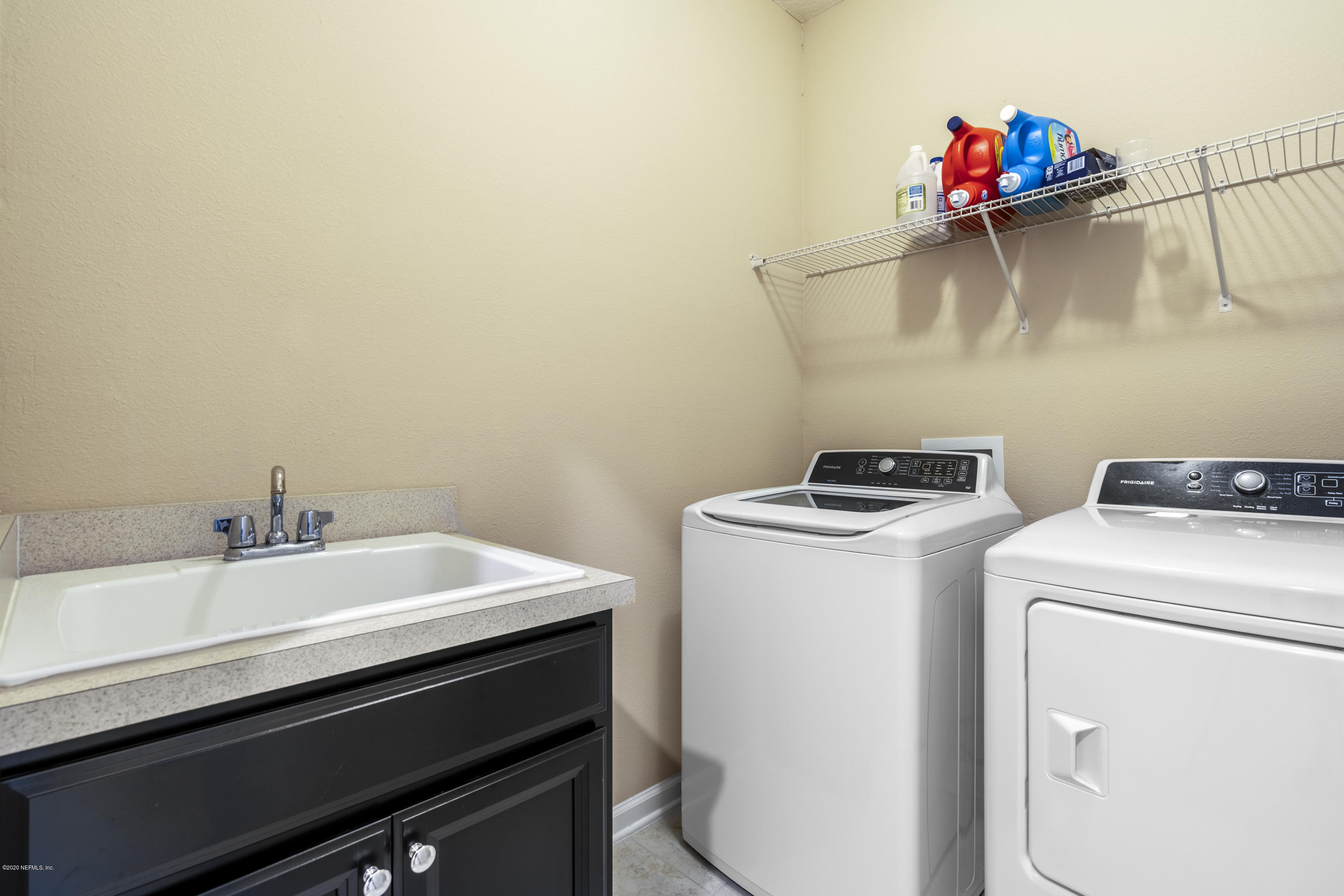 16063 Tisons Bluff Road Jacksonville, FL 32218 - Photo 11 of 38 Indoor laundry with sink