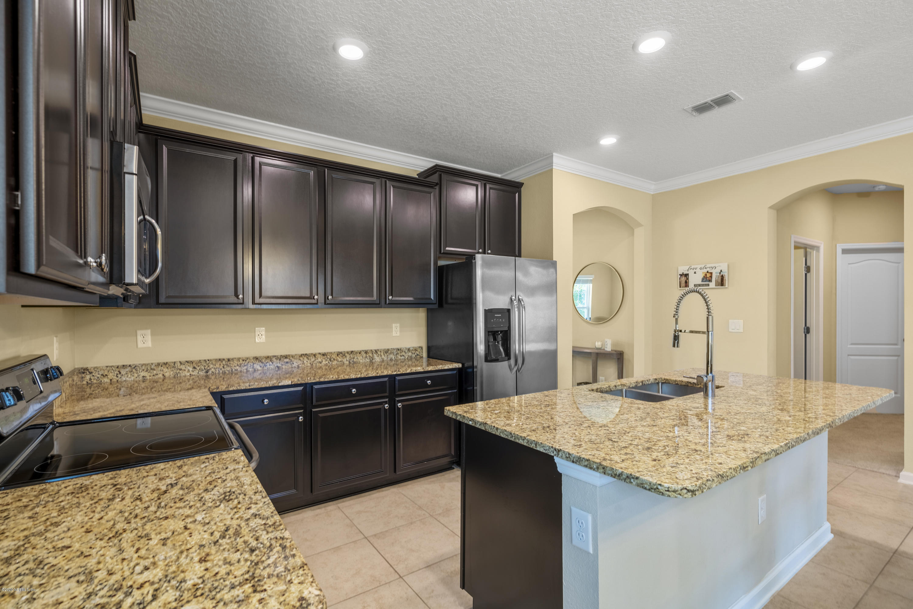 16063 Tisons Bluff Road Jacksonville, FL 32218 - Photo 3 of 38 Loads of cabinets